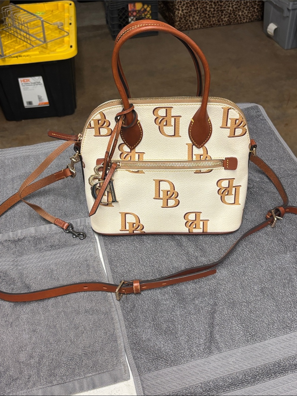 Dooney & Bourke White Brown Satchel Logo Detachable Strap Zip Gold Hardware